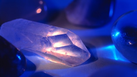 Sijoča čarobnost kristalov