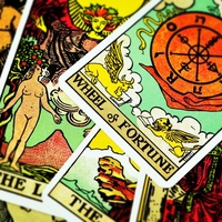 Tarot napoved: Zadnja polna luna leta se približuje, mi pa se vračamo k nežnosti in telesu