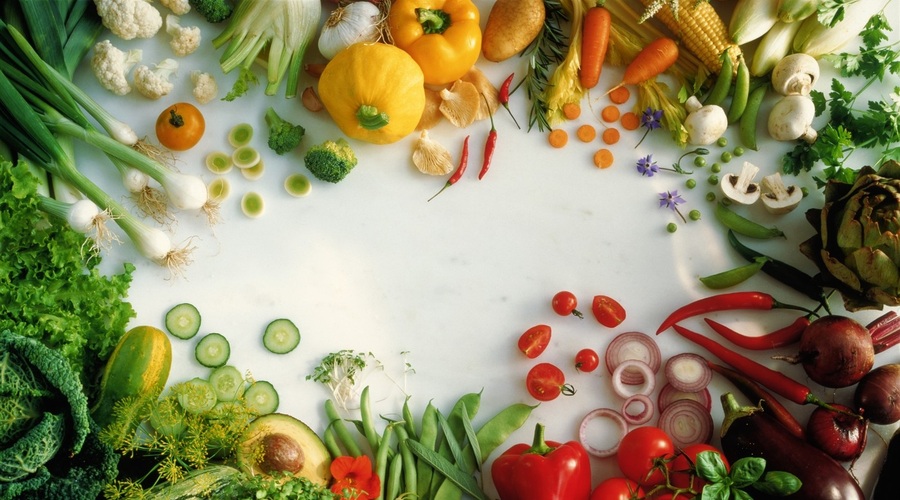 Zdrava, uravnovešena prehrana pomaga telesu naravno uravnovešati hormone.  (foto: Profimedia)