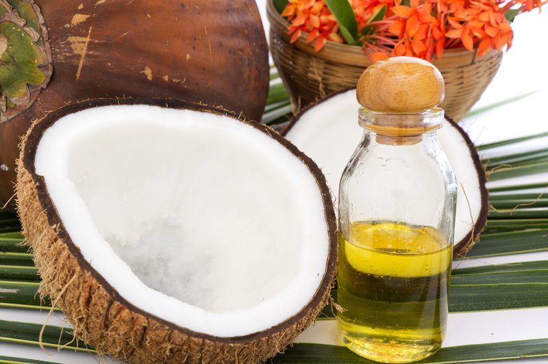 Kokosovo olje za mehke lase (foto: Shutterstock)