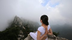 
                                                         To je eden najbolj drznih treningov joge, kar ste jih videli