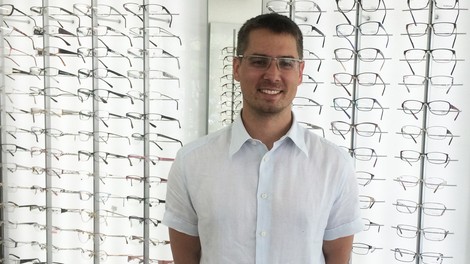 Nakup novih očal s pridelki, izdelki ali storitvami