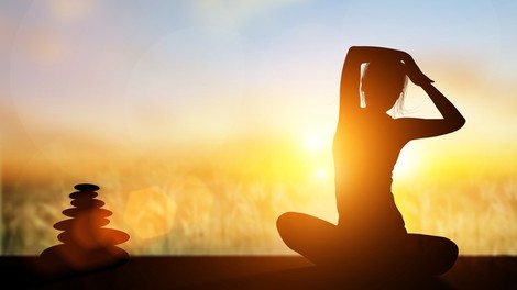 Sensa joga vikend: Naučite se preprostih tehnik, s katerimi boste sprostili telo in osredotočili svoj um!