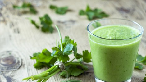 Prehranska strokovnjakinja svetuje tale odličen zeleni napitek za čiščenje telesa