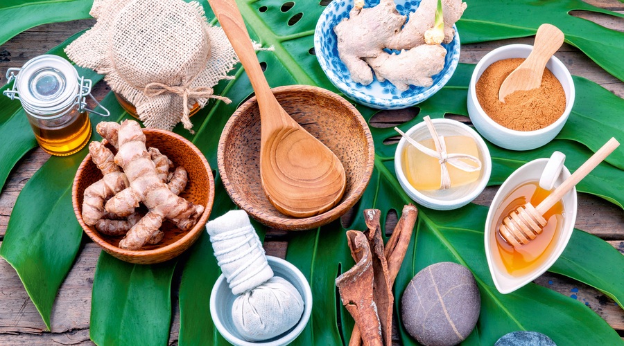 Te indijske začimbe so odlične za obrazne maske in piling telesa (foto: Shutterstock)