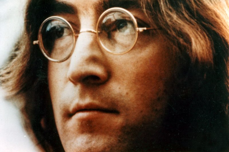 John Lennon: »Svet vodijo nori ljudje« (foto: Profimedia)