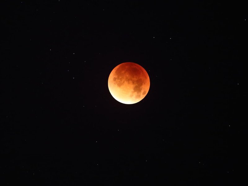 KRVAVI LUNIN MRK nas bo pretresel ter soočil z resnico