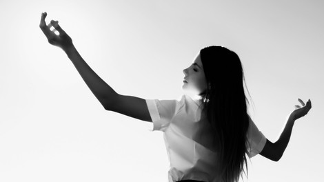 Svet je žalosten, ker nimamo poguma za noro ljubezen