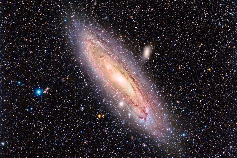 Galaktična iniciacija – Andromeda / V nove možnosti s preseganjem zataknjenosti in družinskih vzorcev (foto: profimedia)