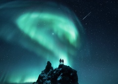 Zelo močan izbruh na Soncu! Ponoči in v noči na soboto možnost, da se na nebu pojavi aurora tudi v južni Evropi