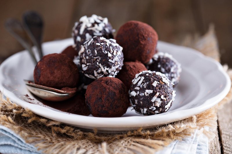 Recept: Čokoladne presne kroglice s kokosom (foto: profimedia)