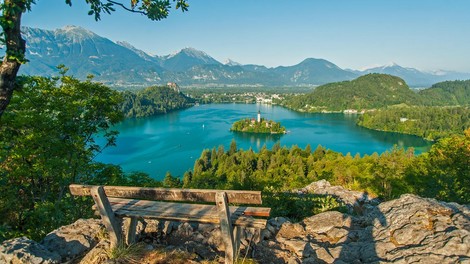Poučna zgodba: "Bodi kot jezero!"