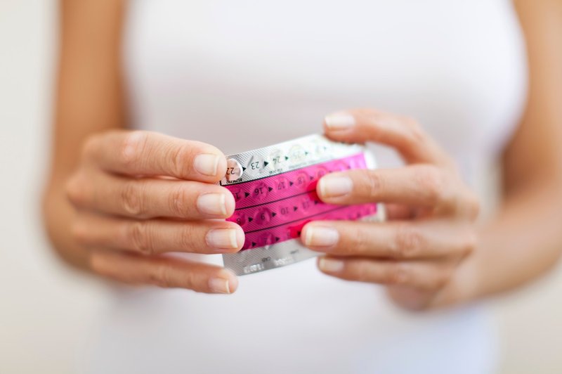 Temna plat kontracepcijskih tablet (foto: profimedia)