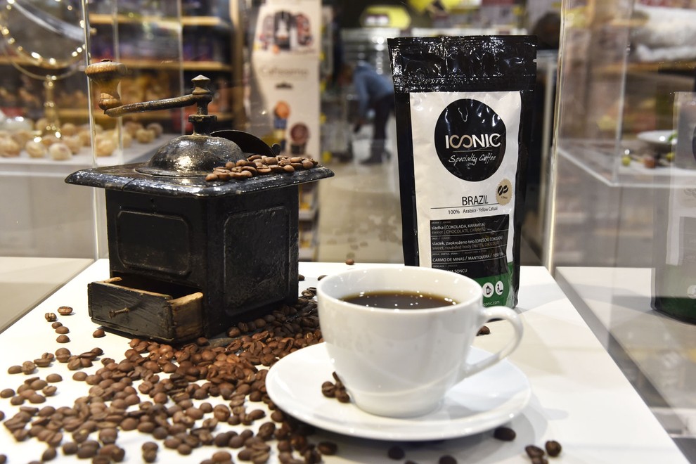 Iconis je visokokakovostna kava (100% arabica), pražena v Sloveniji.
