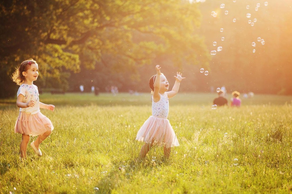 Bodimo starši, ki ne bodo strigli kril svojim otrokom (foto: profimedia)