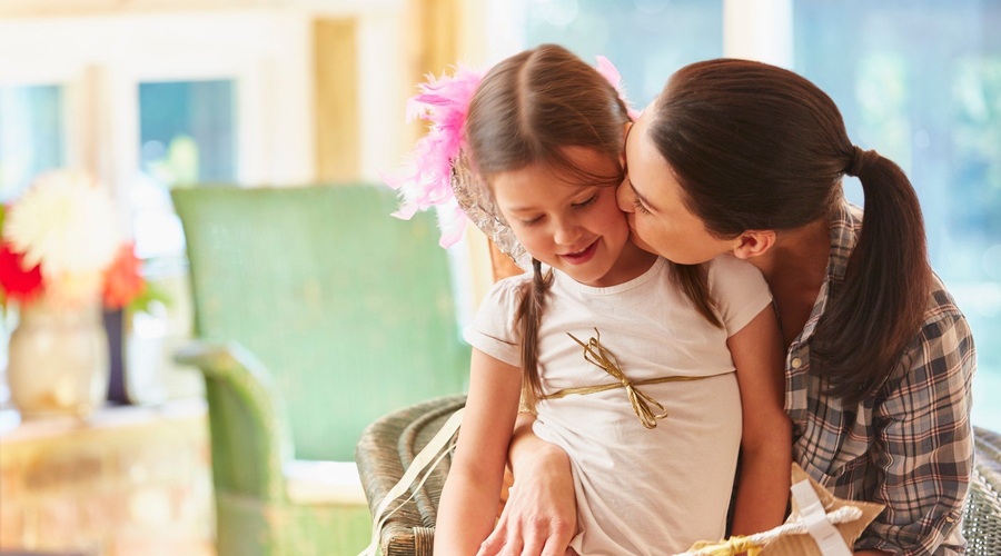 Kako otroke učinkovito pohvaliti ob koncu šole (foto: profimedia)