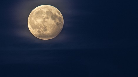 Polna luna (28. junij) v kozorogu