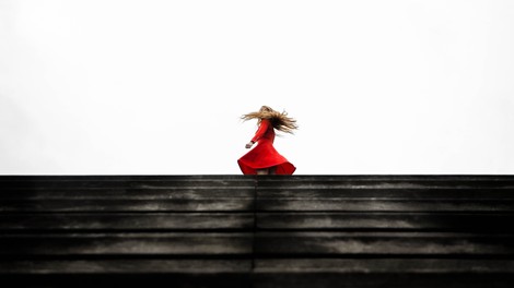 Ko se zgledujemo po lažnih idolih, izgubimo sebe