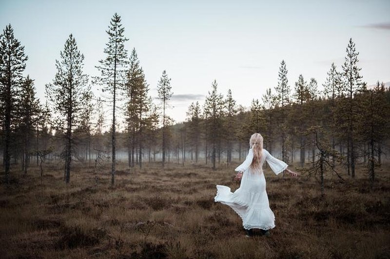 Jonna Jinton: Švedinja, ki je pustila mestno življenje in se preselila globoko v gozd (foto: Jonna Jinton)