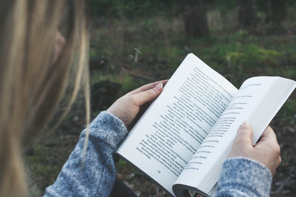 Sporočilo za današnji dan: Ne zadržujte zgodb v sebi (foto: Unsplash.com)