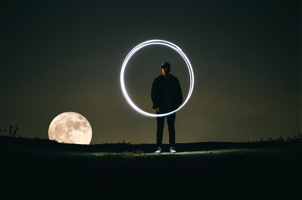 Torek (23. 10.): Nemir pred polno luno (foto: Unsplash.com)