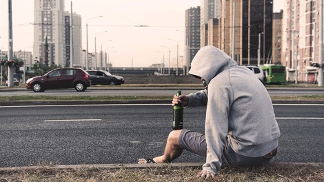 Alkohol in droge: bežanje in skrivanje pred seboj