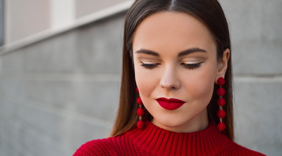Nas ličila pomladijo ali postarajo? (foto: Pete Bellis, Unsplash)