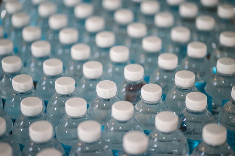 Kateri plastični embalaži se je treba izogniti? Prepoznajte vse kode! (foto: Jonathan Chng, Unsplash)