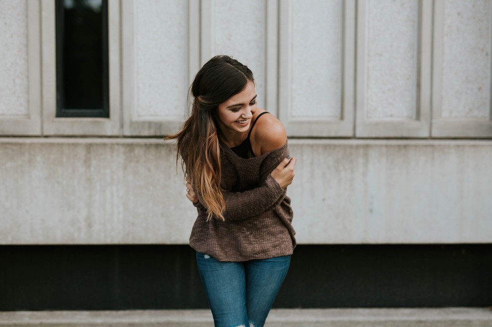 Rumi: ”Ni vam treba iskati ljubezni, ampak rušiti zidove, ki ste jih zgradili okrog nje.” (foto: Unsplash.com)