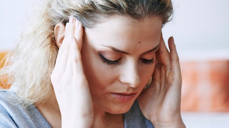 Samo-masaža, ki odpira sinuse in zdravi glavobol