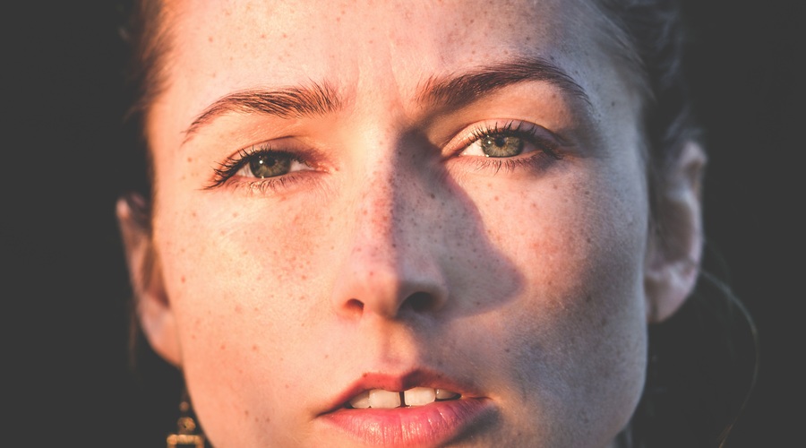 Zakaj se mi to dogaja? Zakaj ravno jaz? (foto: Unsplash.com)