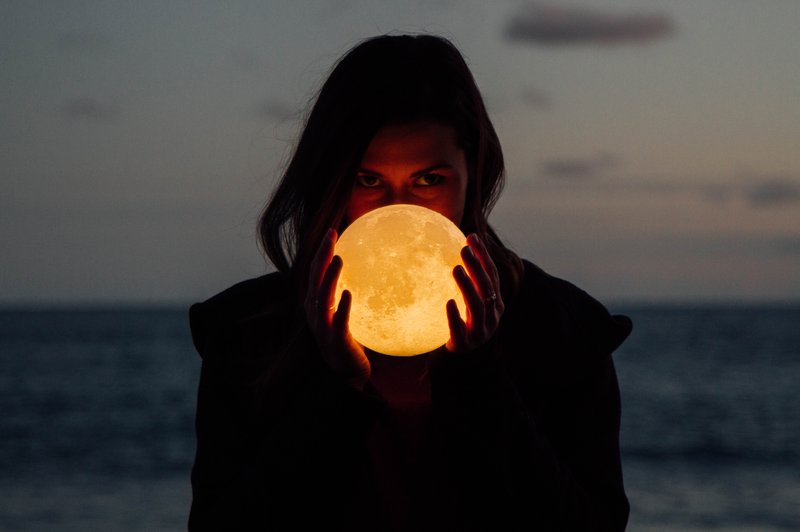Super polna luna v tehtnici (21. 3.) (foto: Unsplash.com)