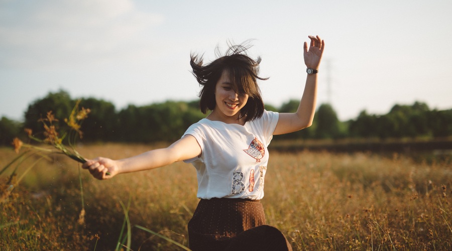Najprej pometi pred svojim pragom (foto: Unsplash.com)