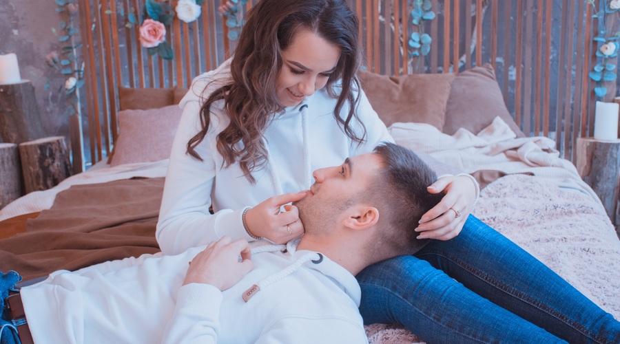 Kako pomanjkanje spanca škoduje naši zvezi (foto: Unsplash.com)