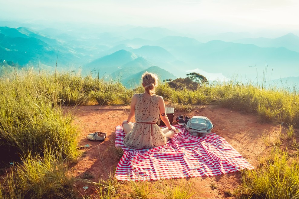 Vidite preko nesmislov, ki jih širi ta družba? (foto: Unsplash.com)