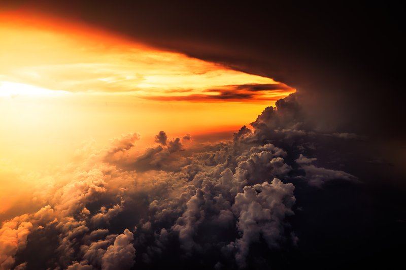 Ego je kot temen oblak, ki zakrije naše notranje sonce – dušo (foto: Unsplash.com)