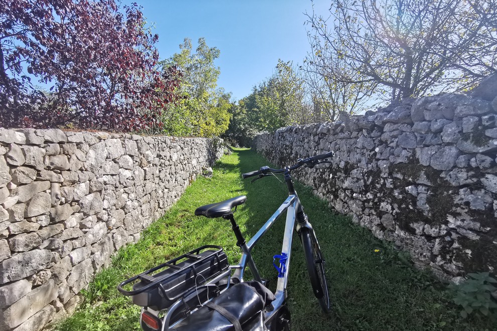 Suhi zid na kolesarskem izletu