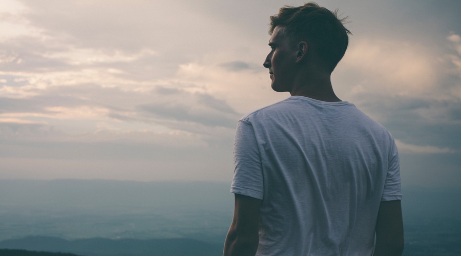 To morate vedeti, če ljubite introvertiranega moškega (foto: Unsplash.com)