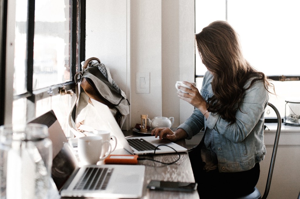 Podprite kvalitetno novinarstvo s svojim prispevkom (foto: Unsplash.com / Andrew Neel)