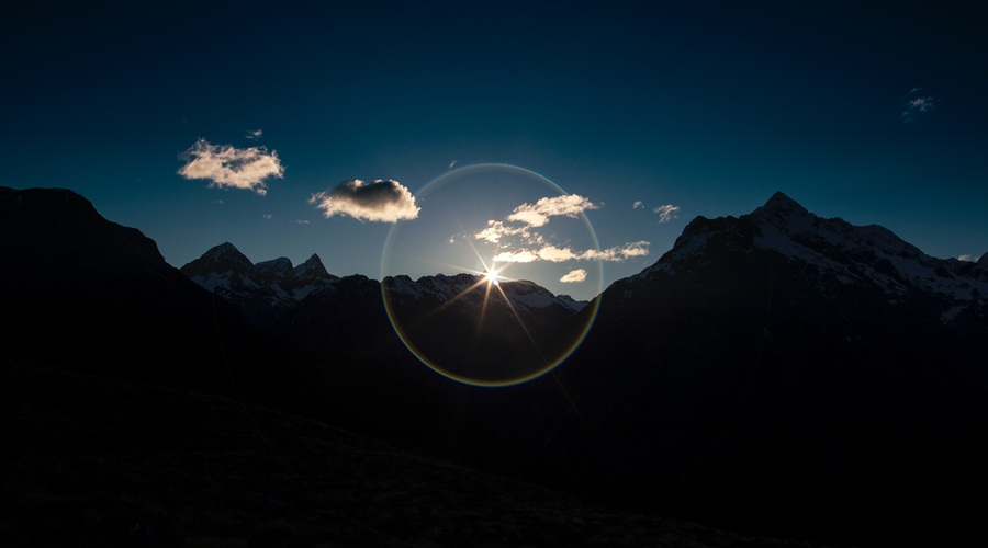 Kaj se v teh dneh dogaja s frekvenco Zemlje? (foto: Unsplash.com)