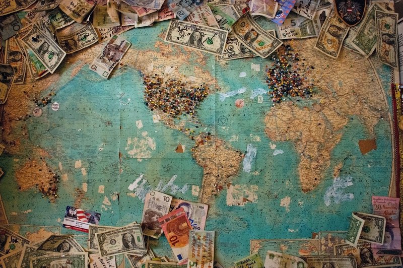 Denar in gospodarstvo morata služiti človeku in ne obratno! (foto: Unsplash.com)