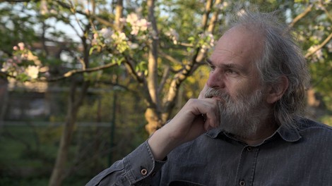 "Šele zdaj se zavedamo, koliko nam pomeni dotik"