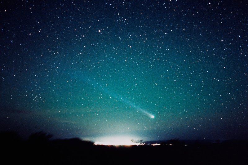 Komet Neowise, ki ga lahko opazujete na nočnem nebu, prinaša novo modrost! (foto: profimedia)