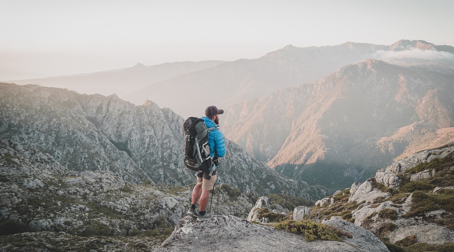 Vsi smo pač ljudje (foto: Unsplash.com)