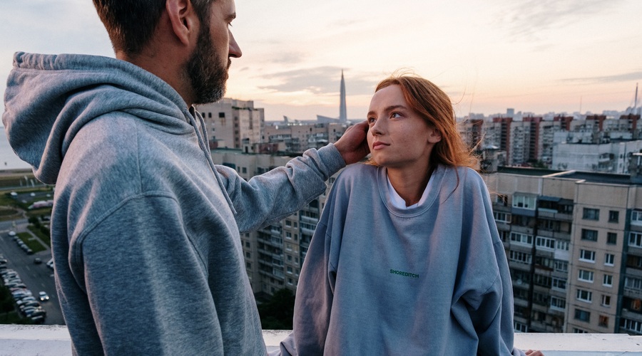 Partnerje, službe in družbo privlačimo skladno z nivojem naše zavesti (foto: Pexels)