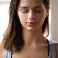 Učiteljica joge: "Verjela sem, da imam pravico na druge gledati zviška zaradi njihovega 'neduhovnega' vedenja."