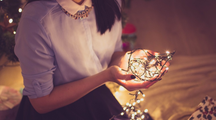 Kaj je za mesec december napovedala astrologinja? (foto: pexels)