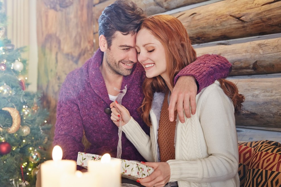 Čarobni prazniki, tudi ko nismo skupaj: Tako boste varno in enostavno poslali paket! (foto: Profimedia)