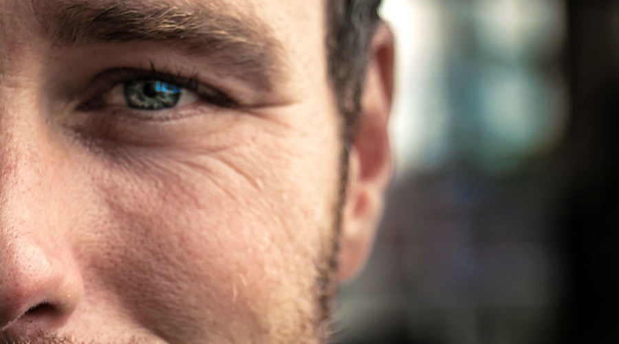 Urban Urbanc o moških, ki jih je strah sile ljubezni (foto: pexels)