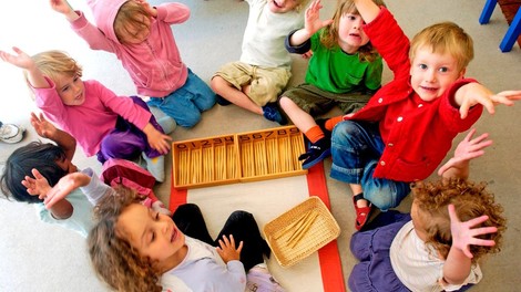 Star je dve leti, pa že kuha (metoda Montessori v praksi)